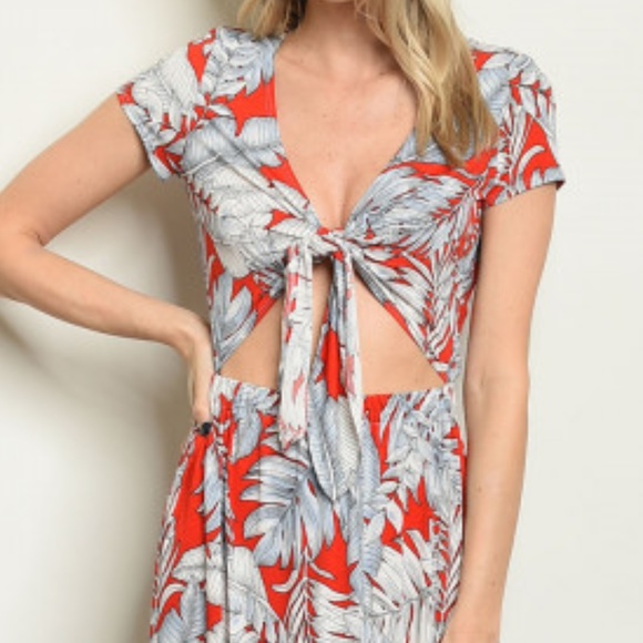 Last 1! RED WITH LEAVES PRINT DRESS - Picture 2 of 4